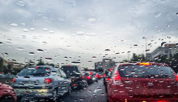 Biztonságos téli közlekedés: amit minden sofőrnek tudnia kell